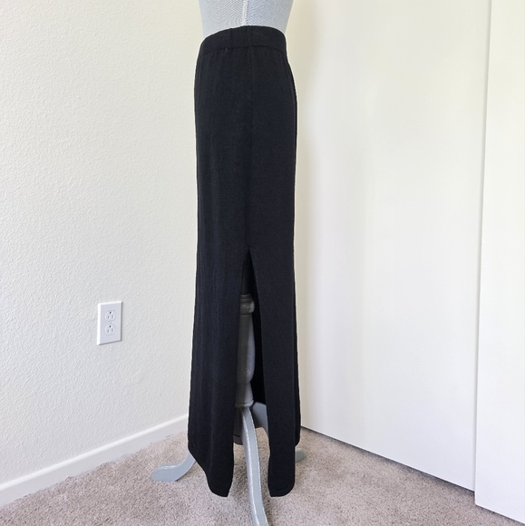 St. John Evening Santana Knit Long Maxi Skirt in Black 21" Side Slit Size 10 - Picture 7 of 16